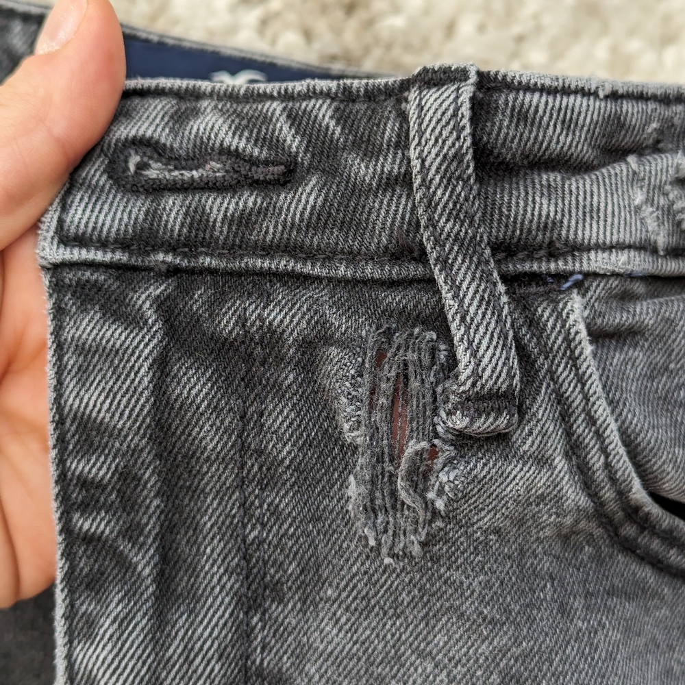 Hollister Ultra High-Rise Mom Jean - 5R - W27 L27 - Black - Picture 9 of 9